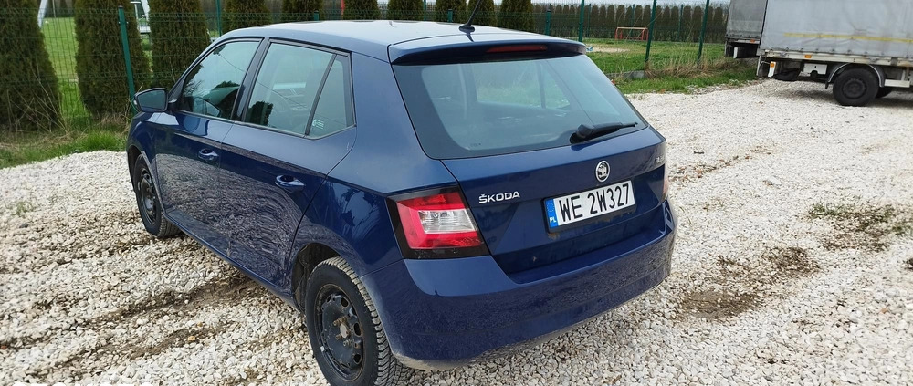 Skoda Fabia cena 18600 przebieg: 211000, rok produkcji 2017 z Warszawa małe 137